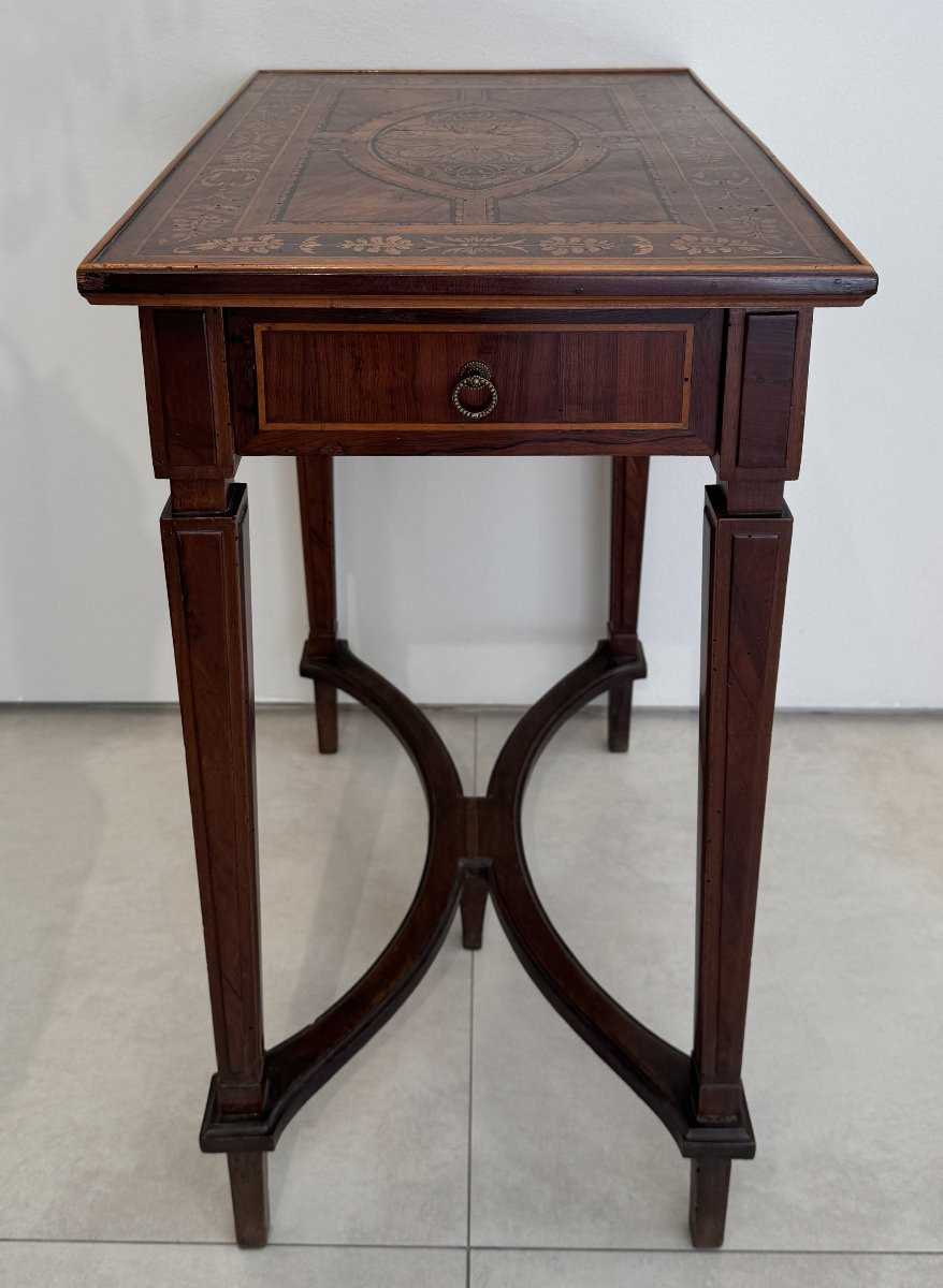Table basse marquetée en noyer et bois mixte, Lombardie, fin du XVIIIe siècle-photo-2