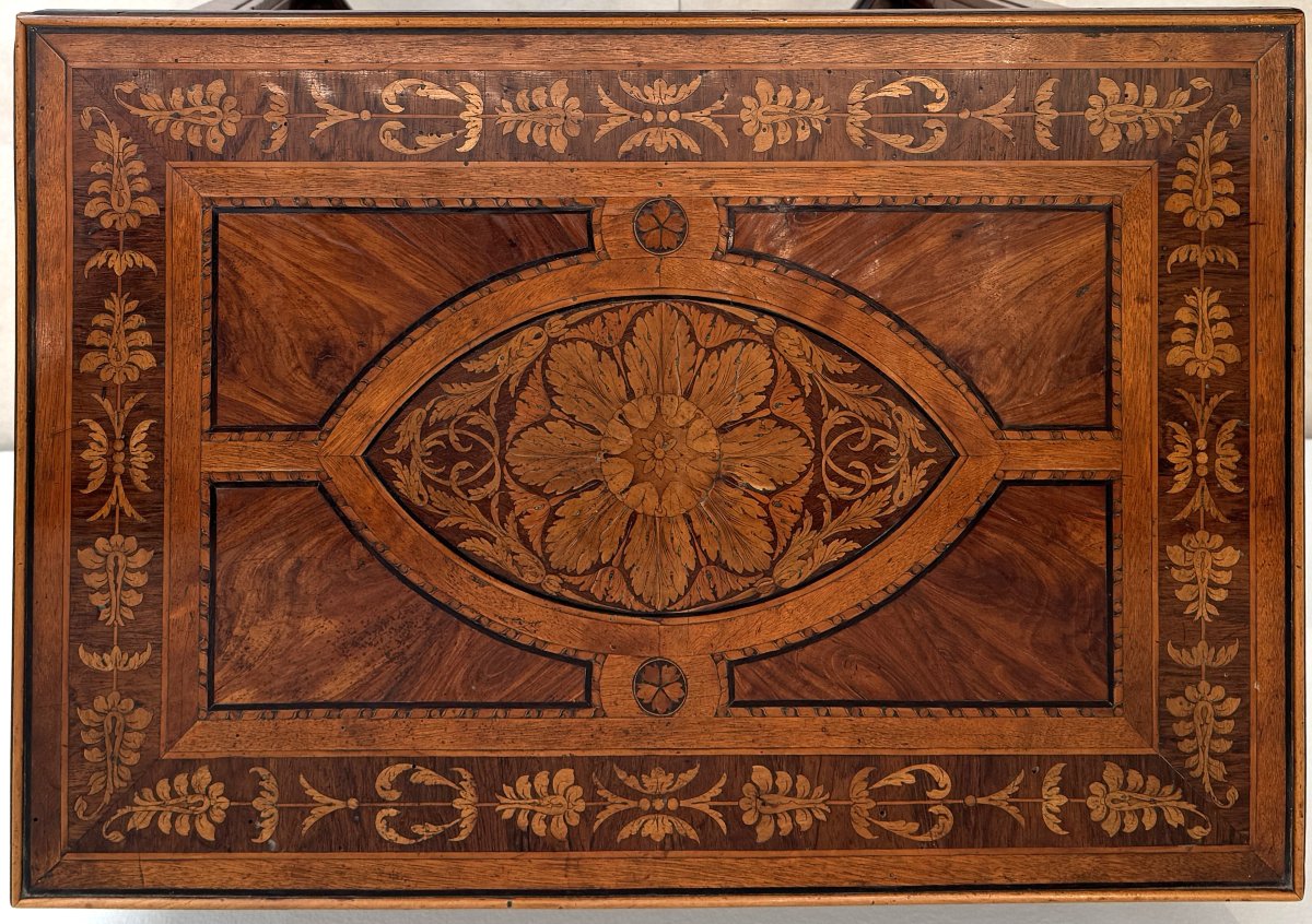Table basse marquetée en noyer et bois mixte, Lombardie, fin du XVIIIe siècle-photo-4