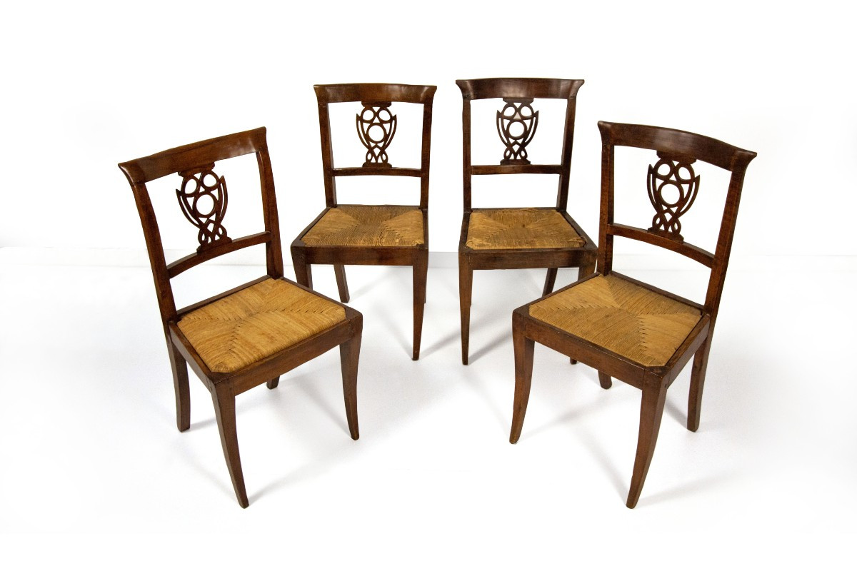 Four Walnut Chairs, Veneto, First Half Of The 19th Century