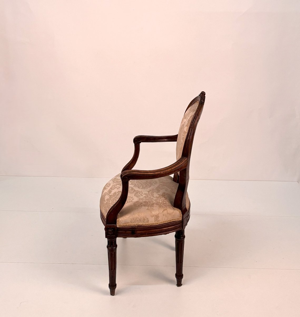 Quatre fauteuils en noyer, Piémont, fin XVIIIe siècle-photo-3