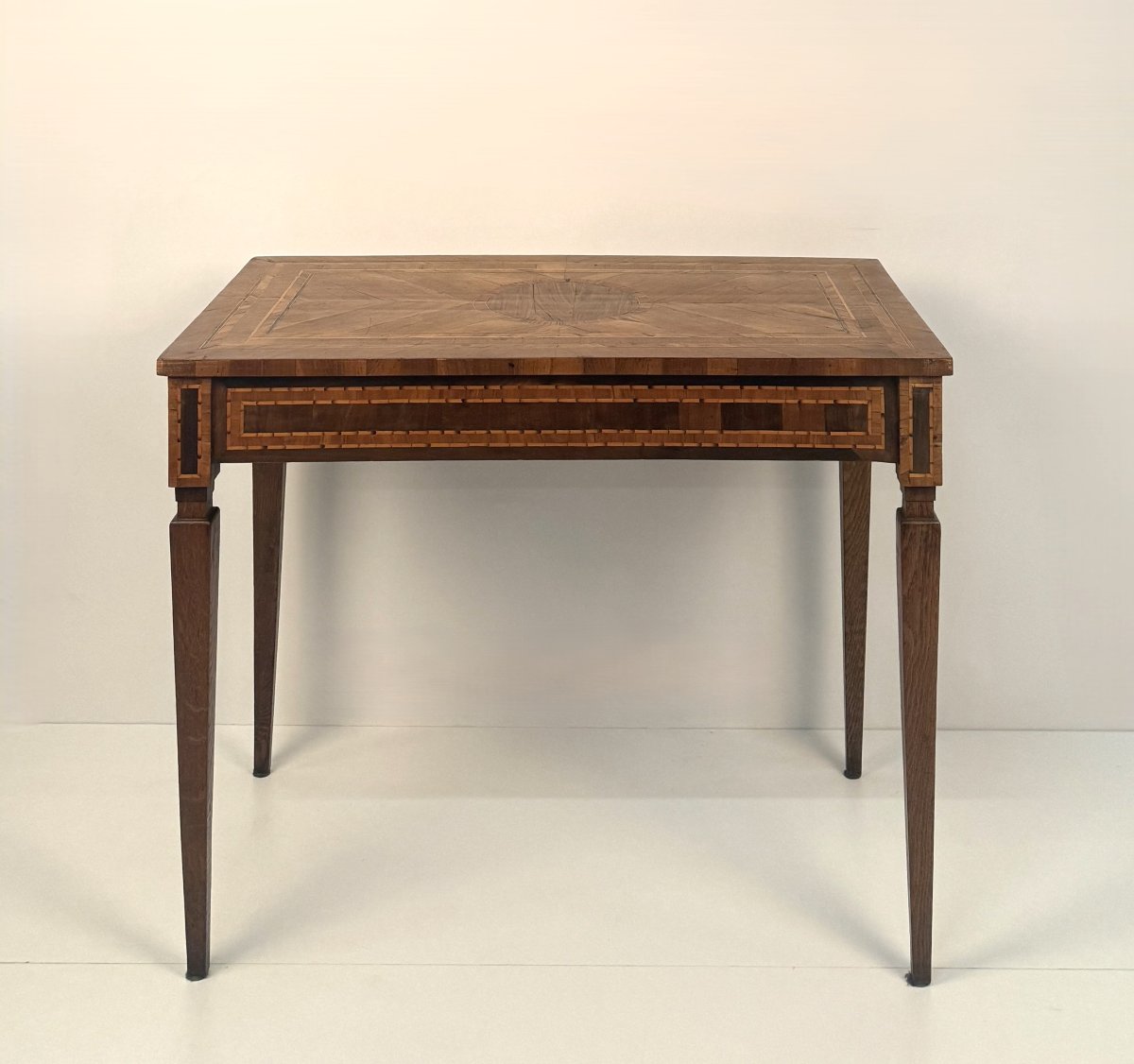 Petit bureau plaqué de différents bois, Lombardie, fin XVIIIe siècle-photo-3