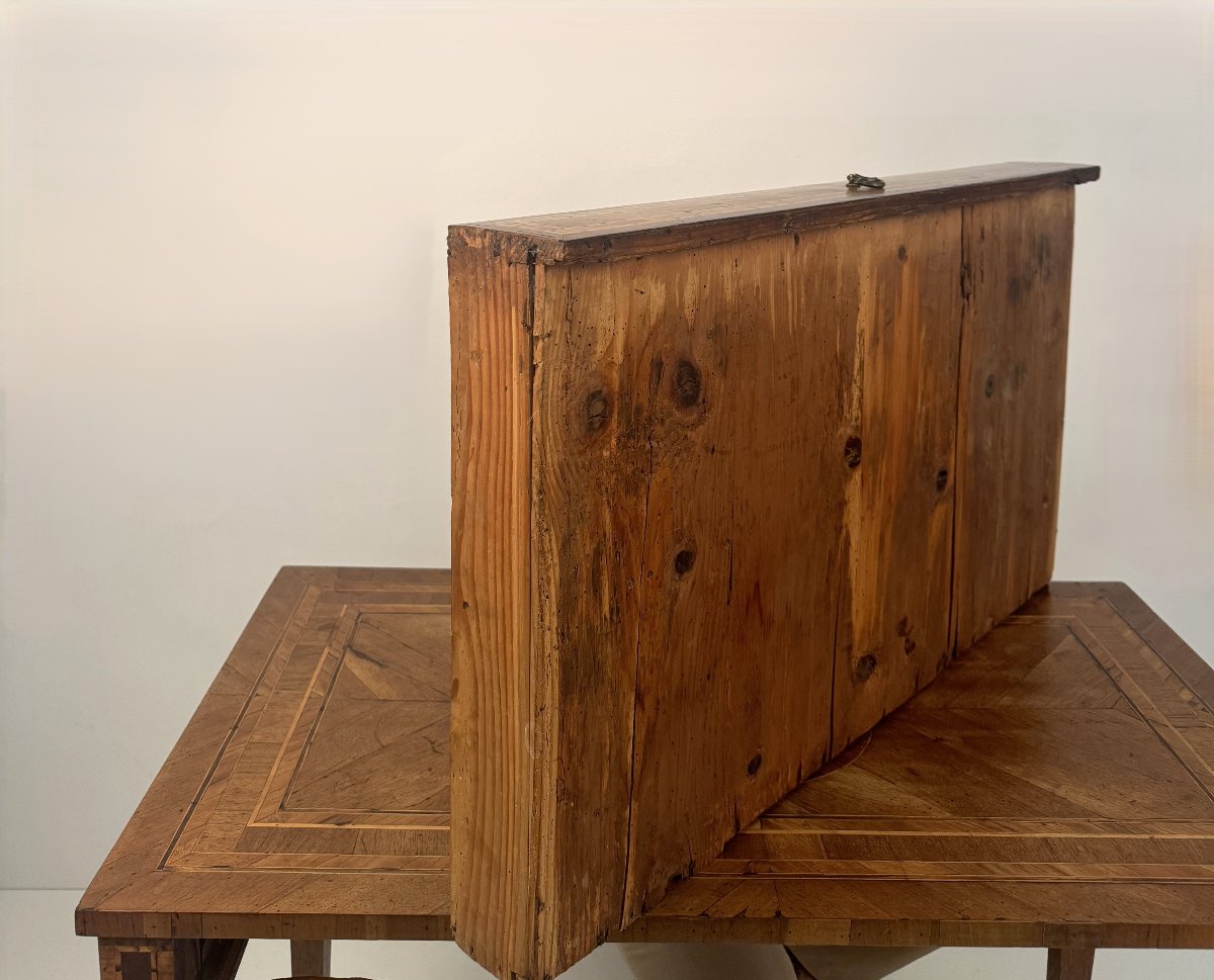 Petit bureau plaqué de différents bois, Lombardie, fin XVIIIe siècle-photo-1