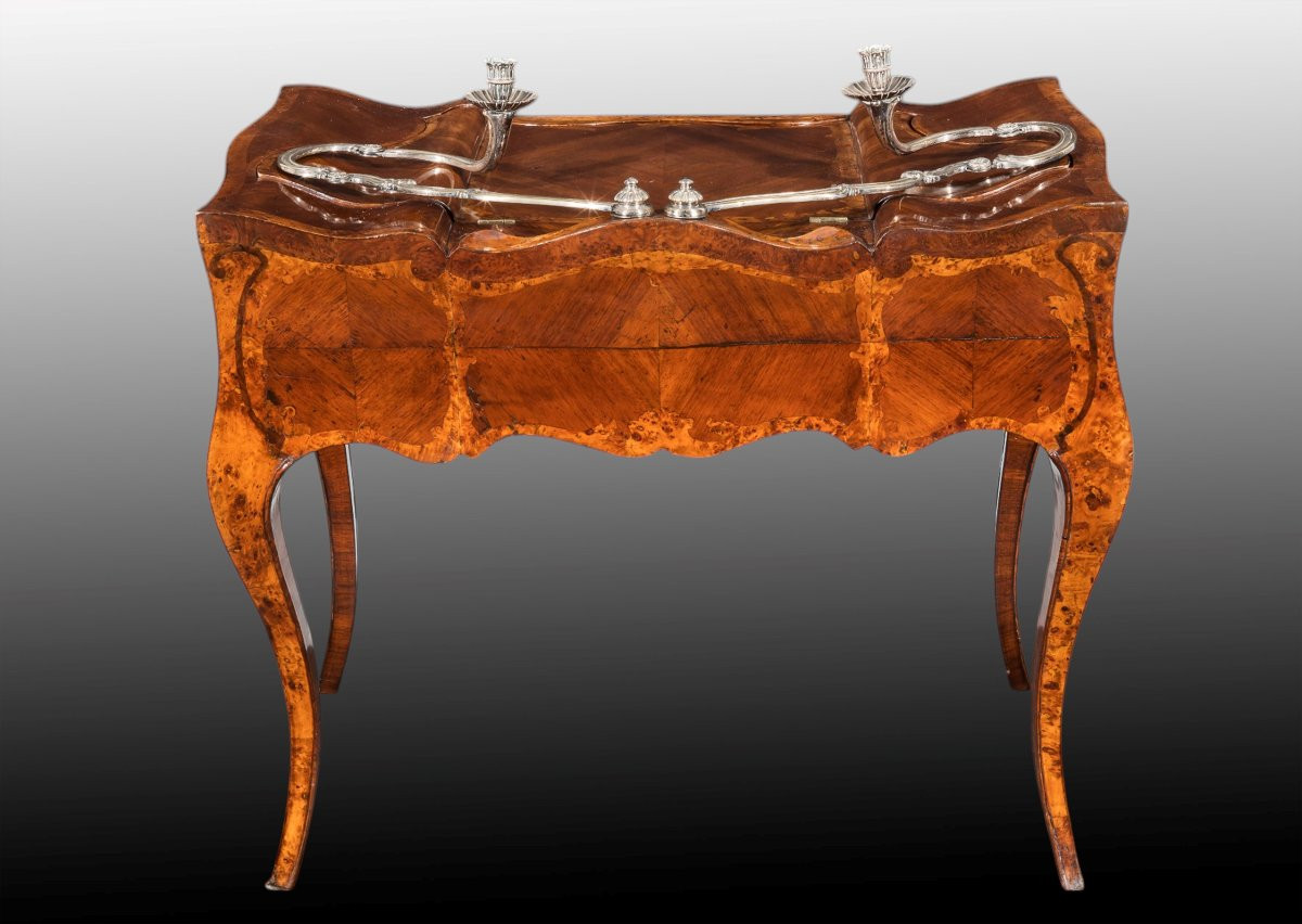 Ébénisterie vénitienne du XVIIIe siècle, Coiffeuse plaquée en noyer et racine de thuya-photo-2