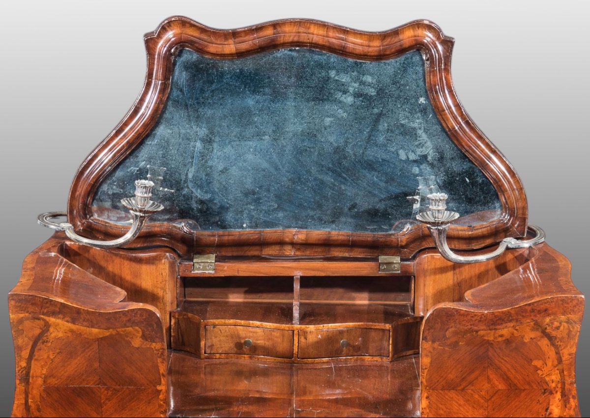 Ébénisterie vénitienne du XVIIIe siècle, Coiffeuse plaquée en noyer et racine de thuya-photo-4