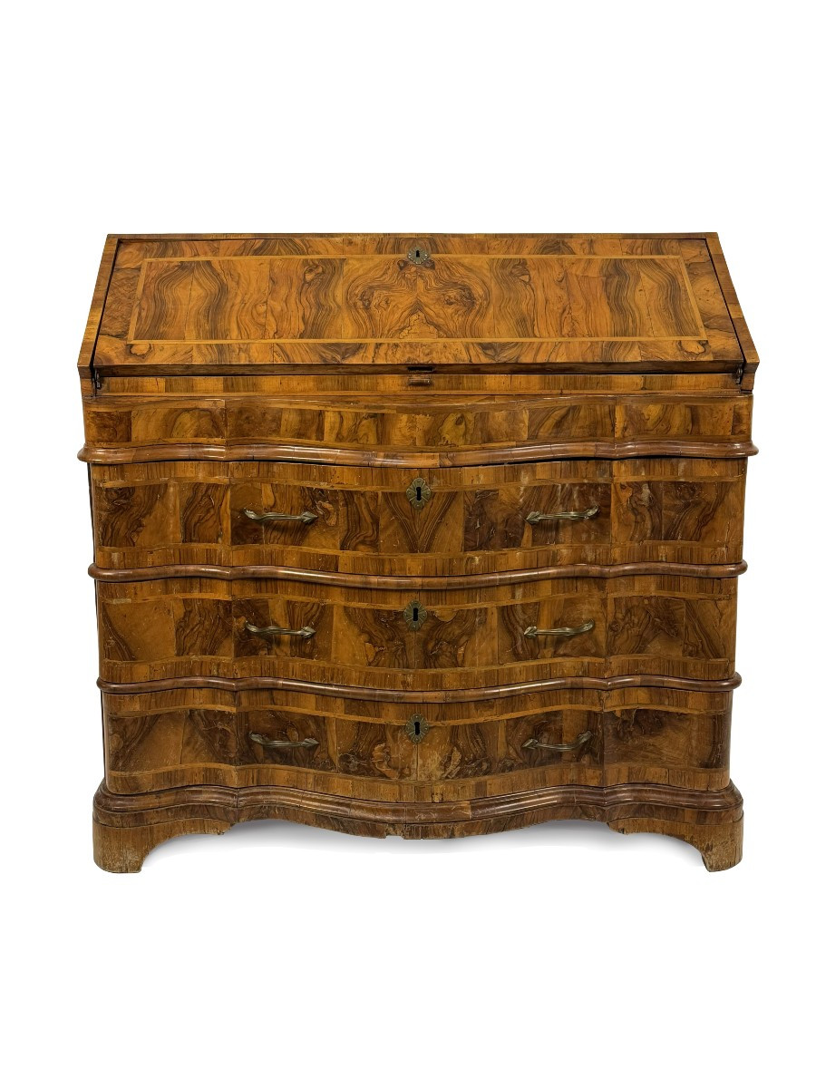 Commode à abattants en placage de loupe de noyer, Vénétie - Ferrare, milieu du XVIIIe siècle