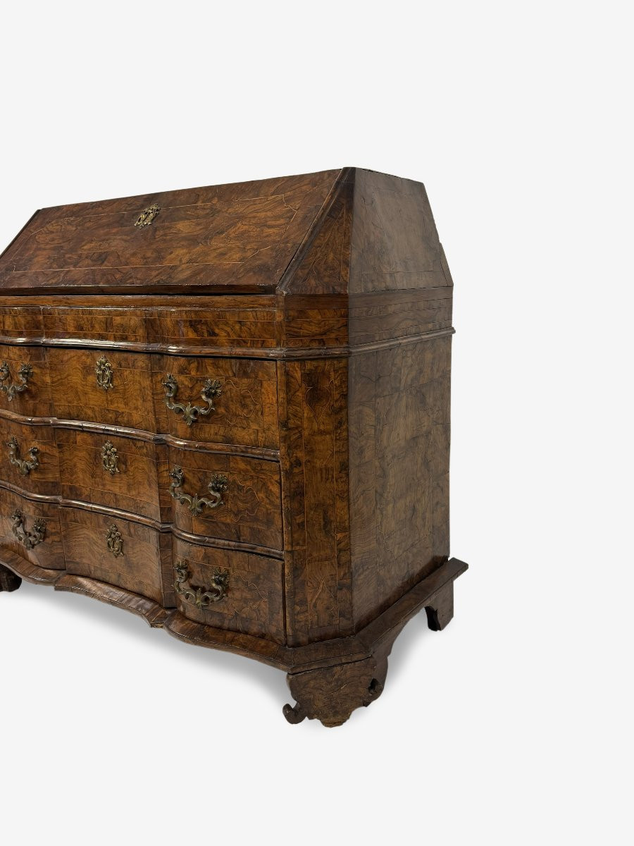 Commode à abattants en placage de loupe de noyer, Modène, milieu du XVIIIe siècle-photo-2