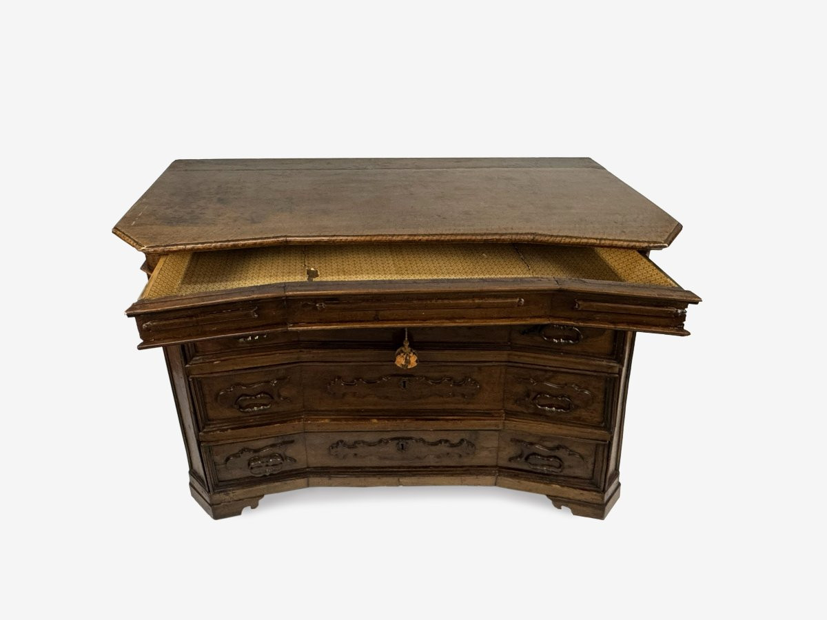 Commode en noyer, Bergame, première moitié du XVIIIe siècle-photo-4