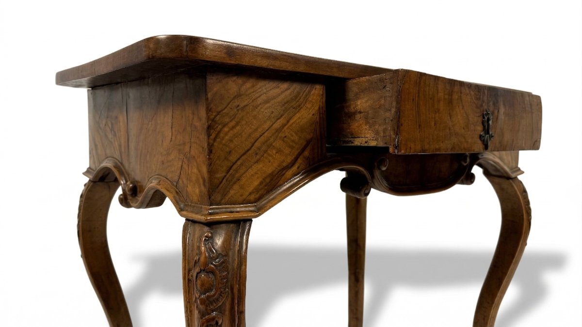 Small Walnut Writing Desk, Partially Veneered In Walnut Burl, 18th Century-photo-3