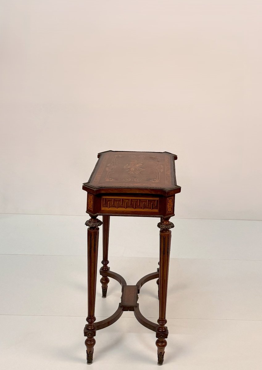 Petite coiffeuse en marqueterie de différents bois, de style Napoléon III, époque XIXème-photo-3