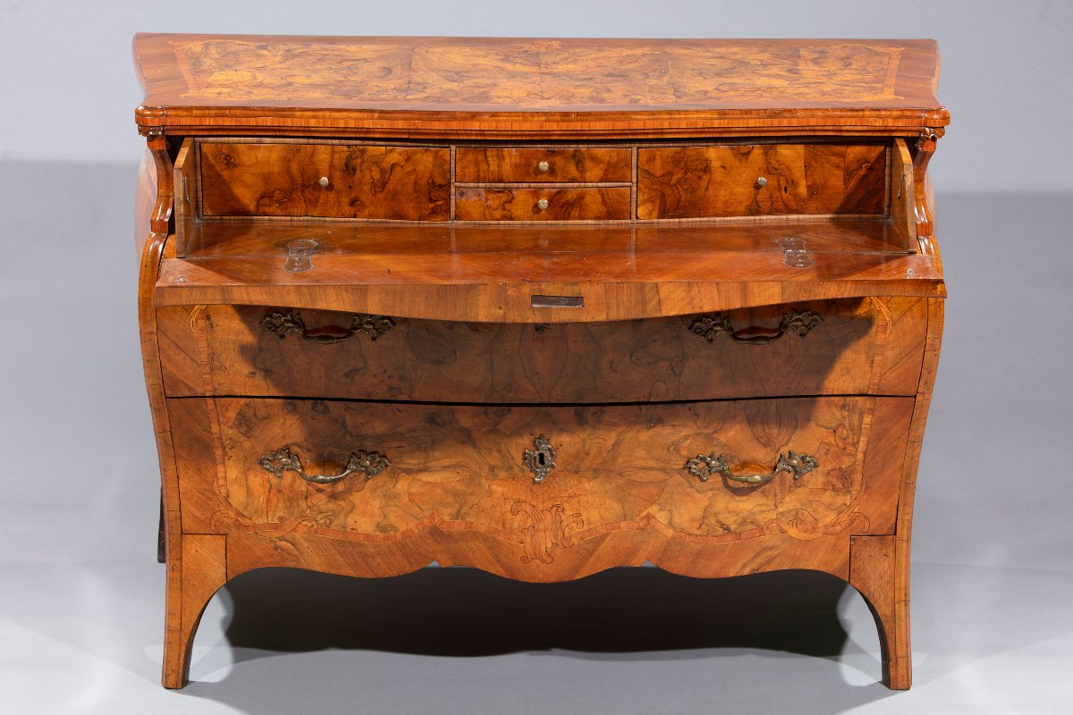 Commode en Placage de noyer et bruyère de noyer, Lombardie, milieu du XVIIIe Siècle-photo-4