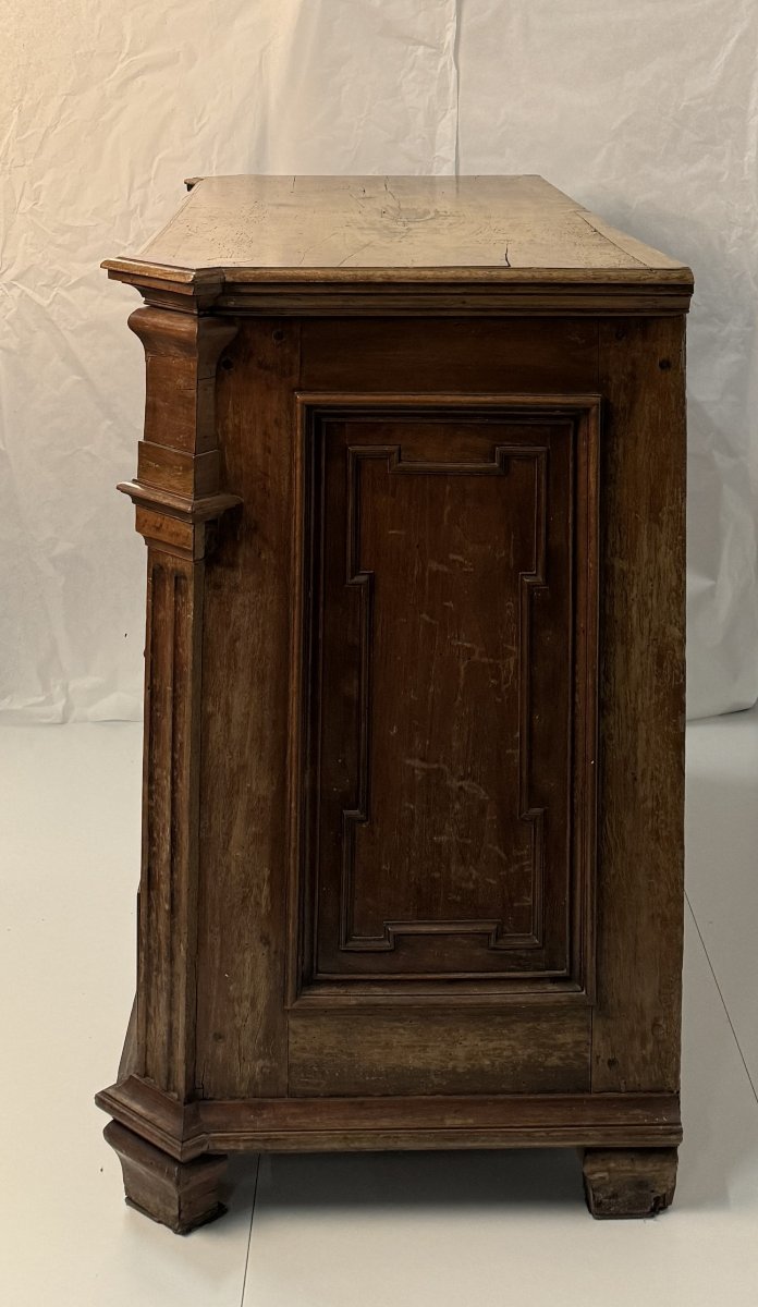 Walnut-carved Canterano, Lombardy, 17th Century.-photo-3