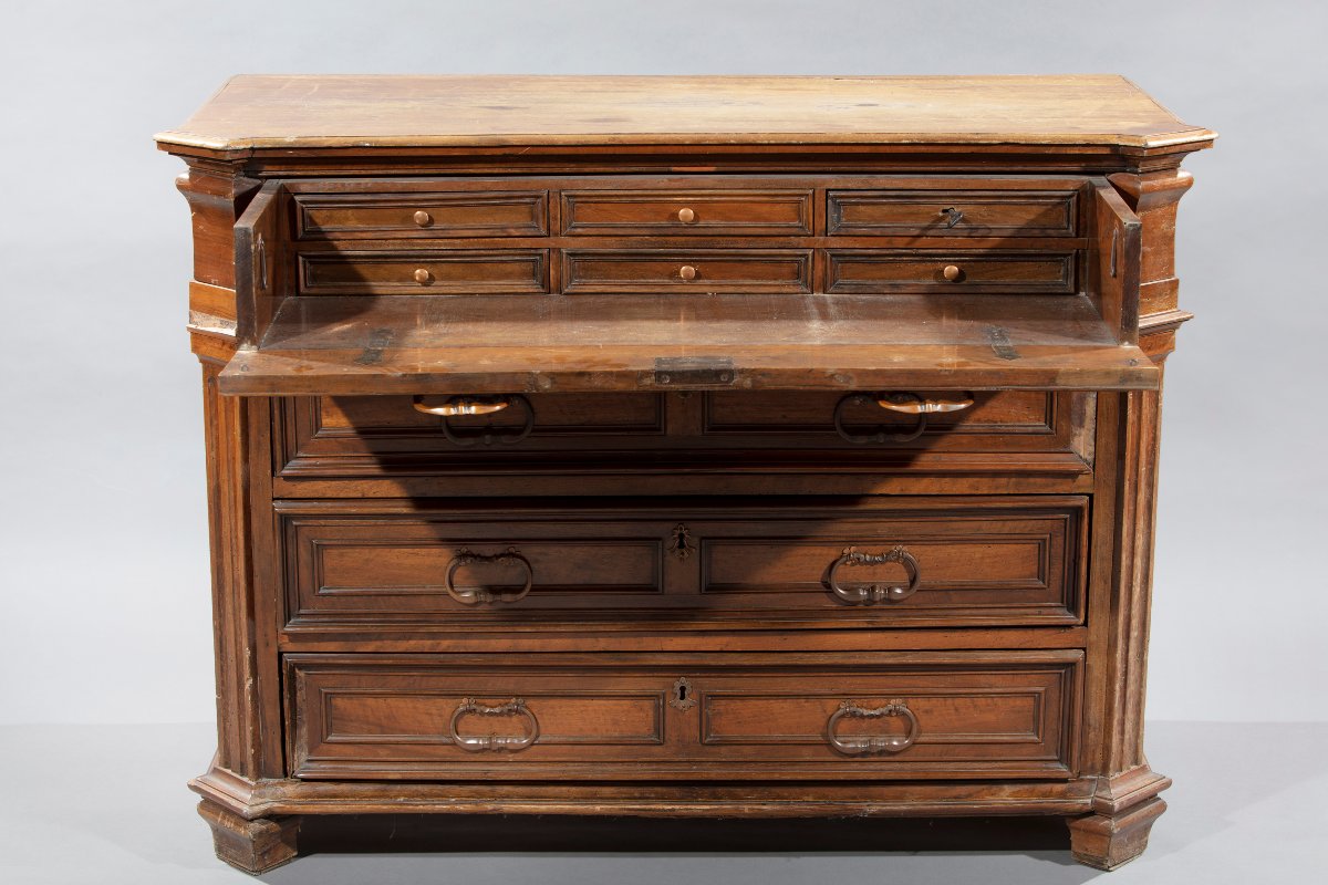 Walnut-carved Canterano, Lombardy, 17th Century.-photo-1