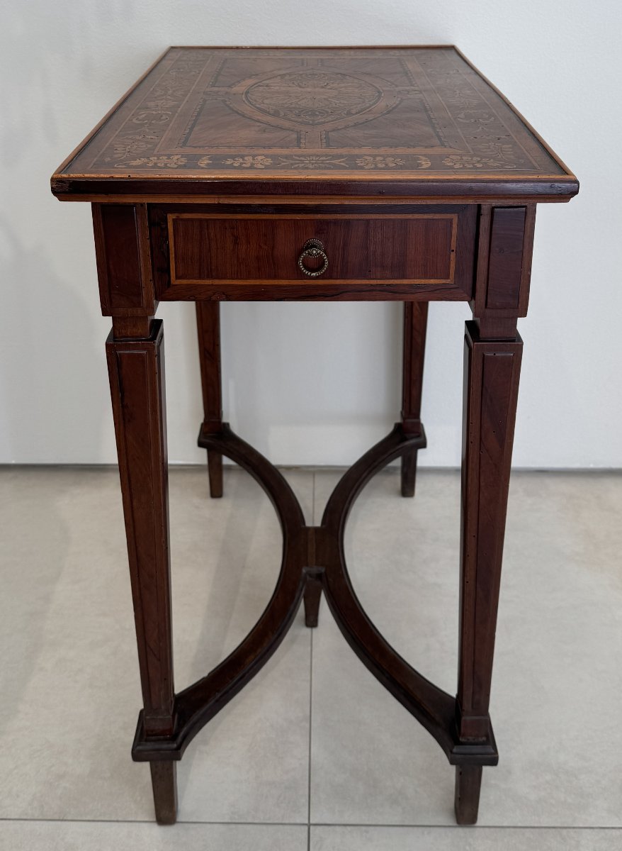 Table basse marquetée en noyer et bois mixte, Lombardie, fin du XVIIIe siècle-photo-2
