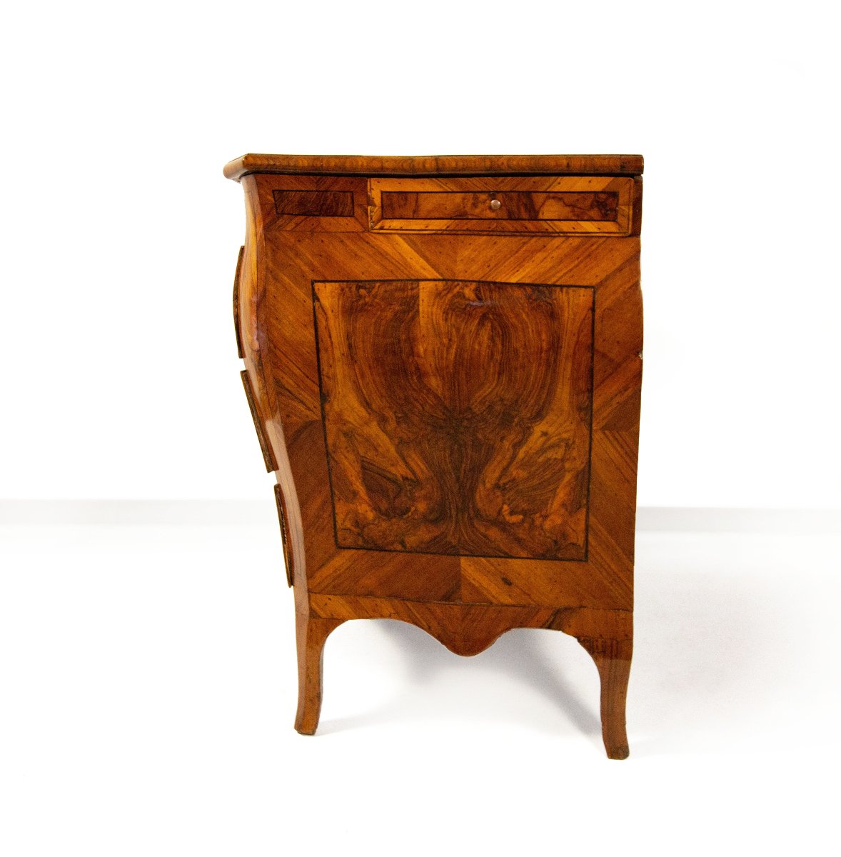 Commode plaquée de caroubier, de noyer et de bruyère, Modène, milieu du XVIIIe siècle-photo-2