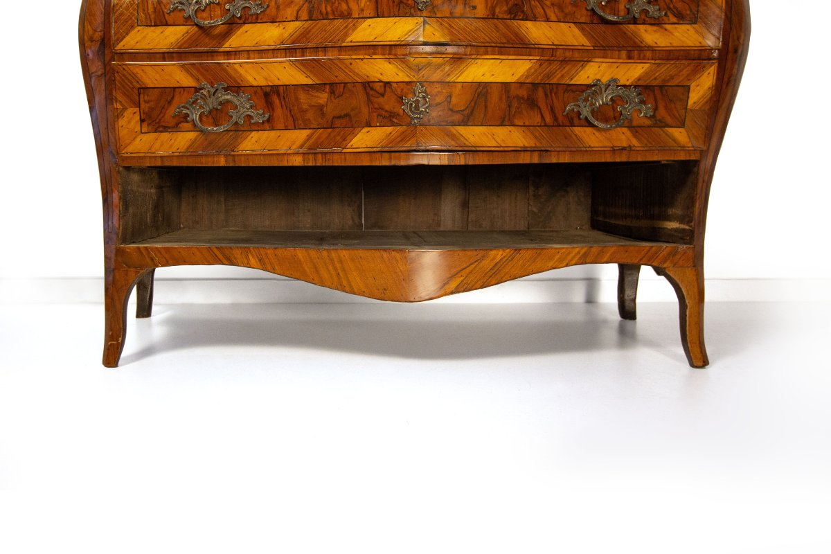 Commode plaquée de caroubier, de noyer et de bruyère, Modène, milieu du XVIIIe siècle-photo-3