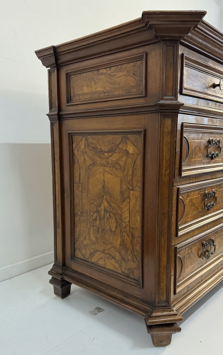 Commode en noyer partiellement plaquée, fin du XVIIe siècle-photo-6