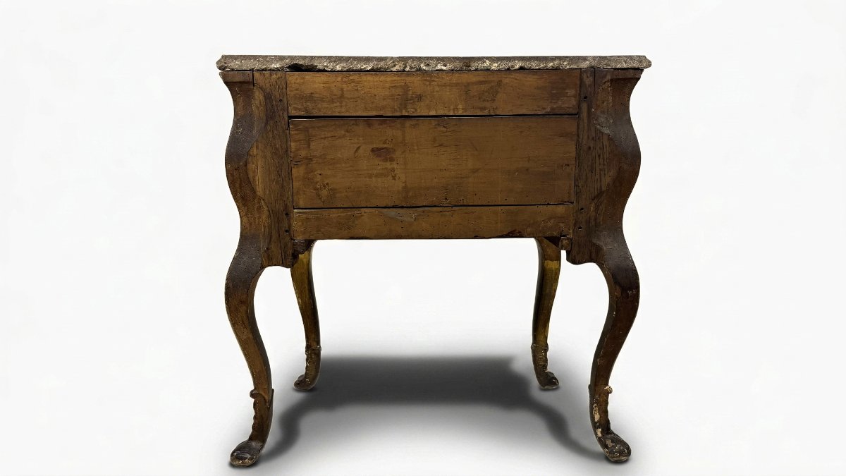 Ébénisterie romaine du milieu du XVIIIe siècle.  Commode-photo-3
