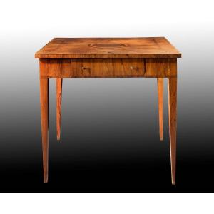 Tuscany Late 18th Century Small Table Veneered In Olive Wood And Inlaid In Different Woods