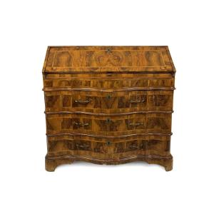 Walnut Burl Veneered Drop-leaf Chest Of Drawers, Veneto - Ferrara, Mid-18th Century