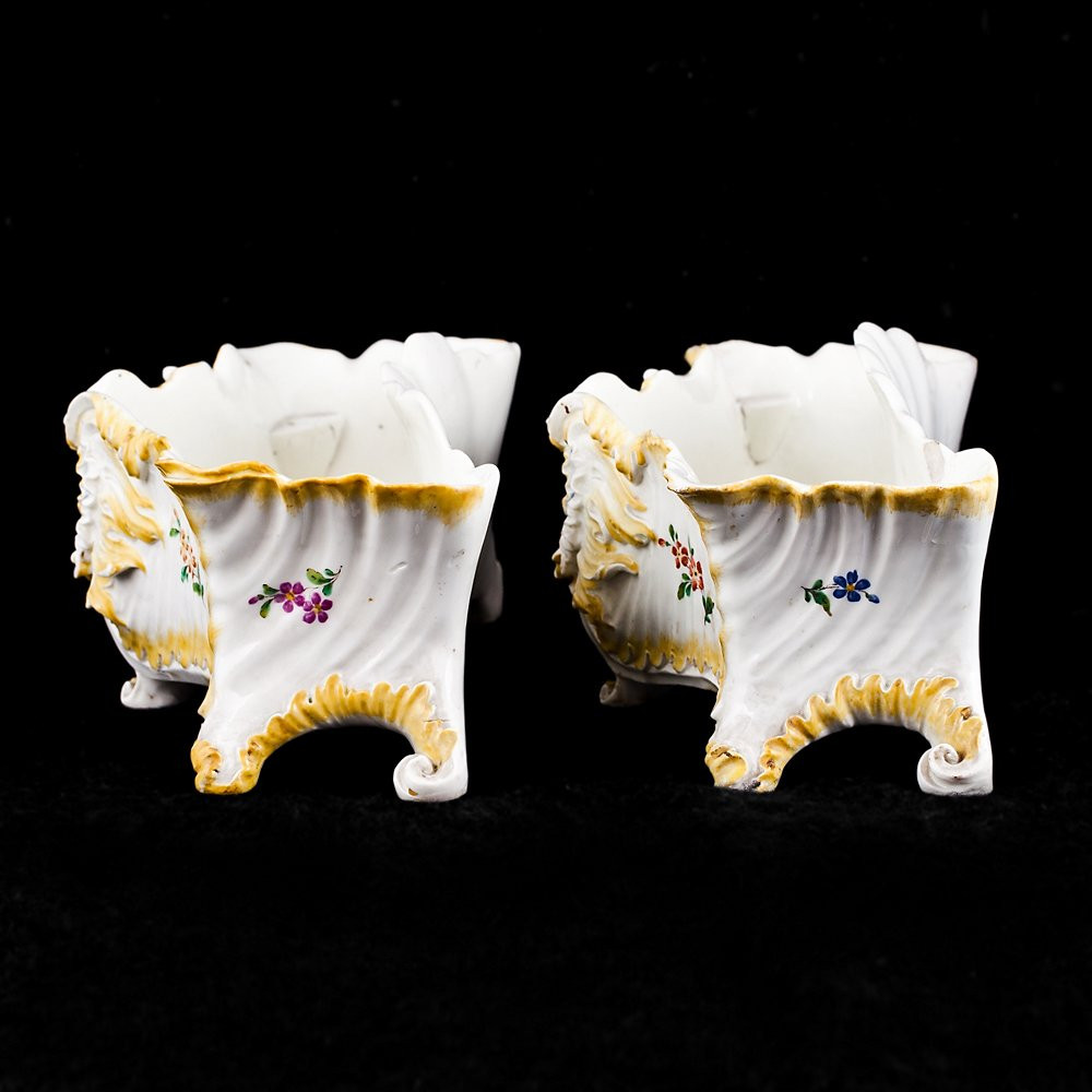 Paire de pots de fleurs en porcelaine de Capodimonte-photo-3