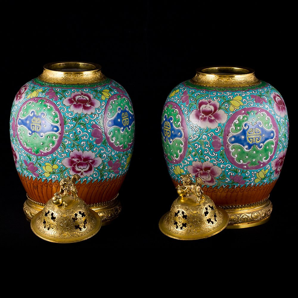 Pair Of Glazed Porcelain Vases With Gilded Mounts And Lions Of Fu-photo-4