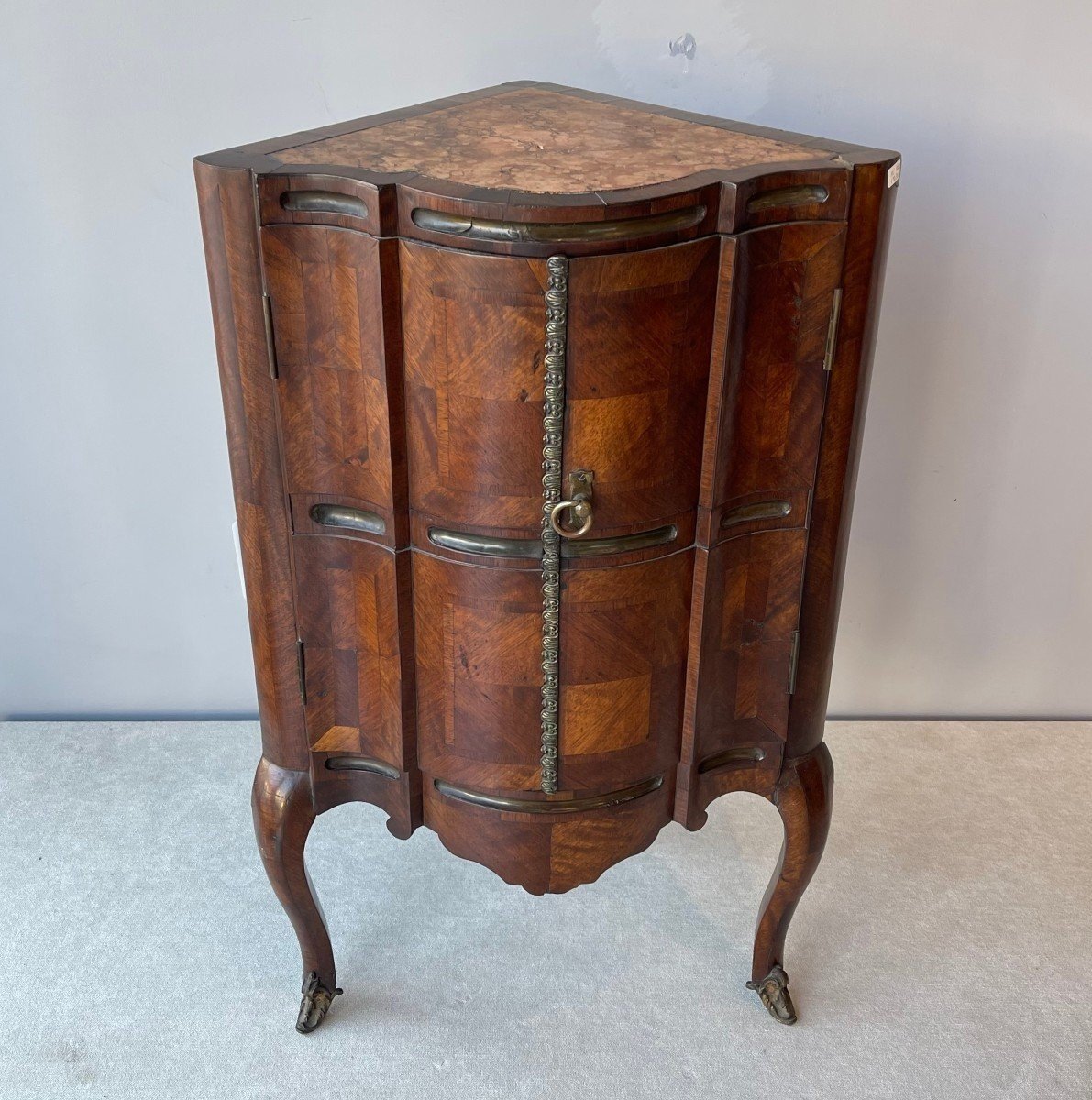 Pair Of Neapolitan Louis XV Corner Cabinets-photo-4