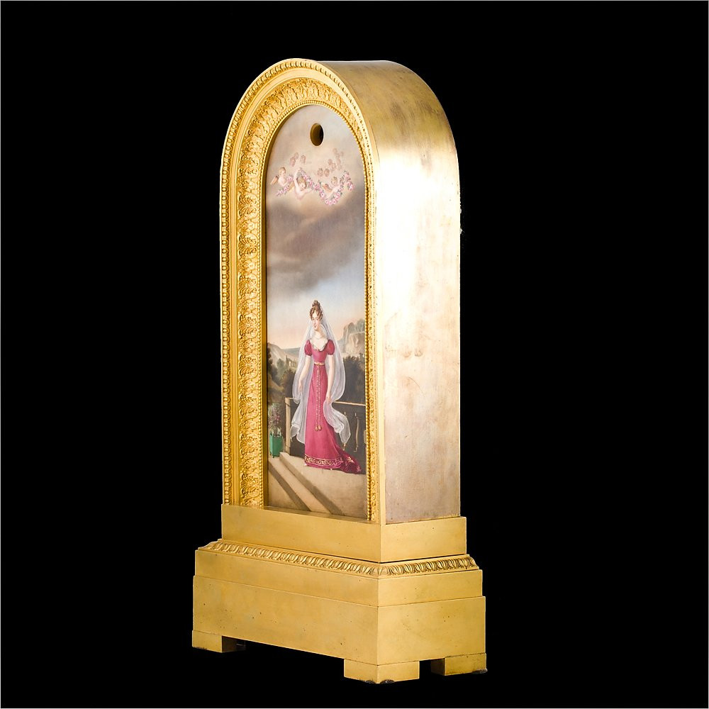 Pendule de fenêtre de secours ornée d'une plaque en porcelaine peinte représentant la duchesse -photo-3