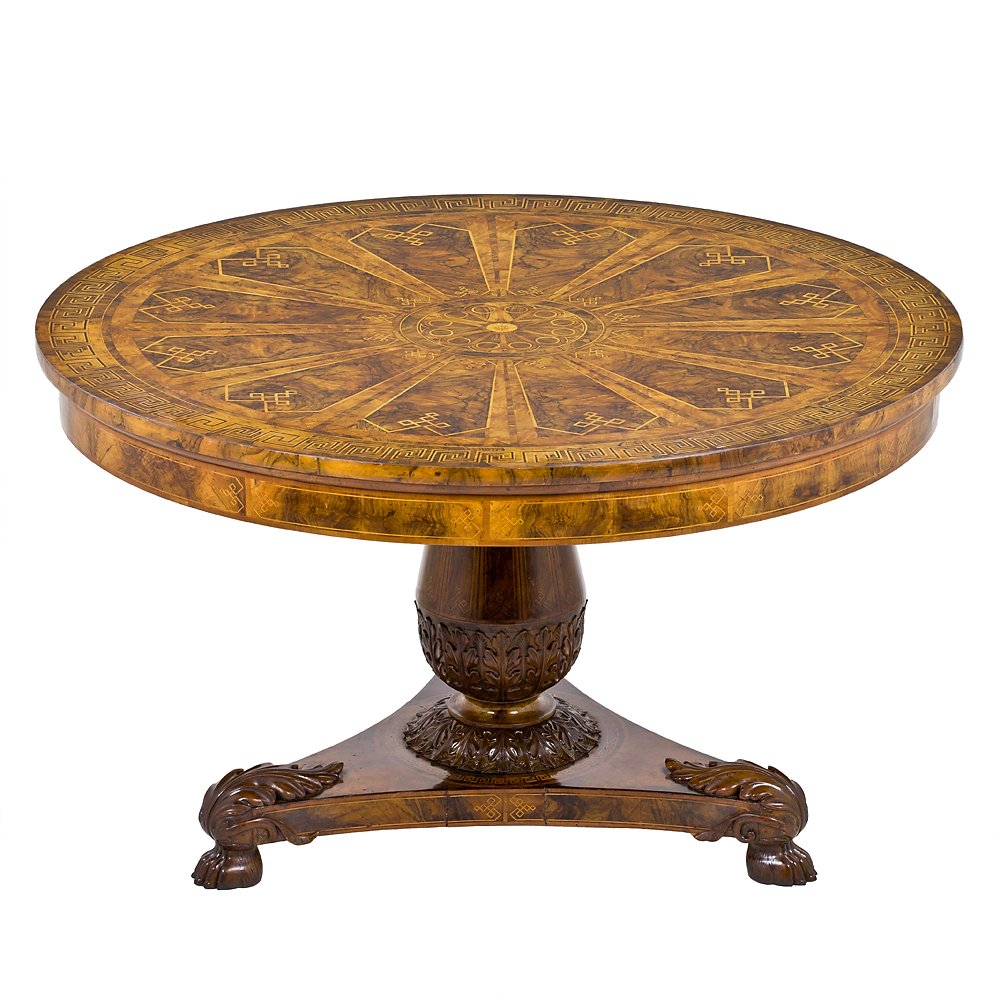 Table basse plaquée en noyer massif