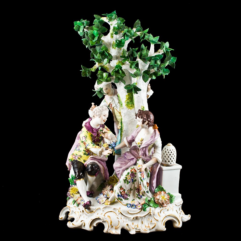 Porcelaine saxonne, Dresde, représentant une scène galante, signée « Frankenthal »-photo-3