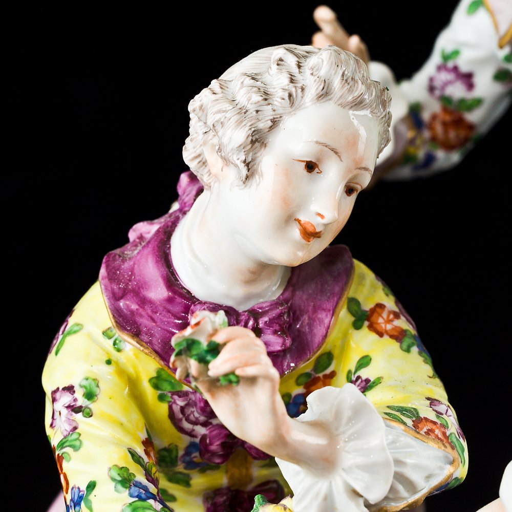 Porcelaine saxonne, Dresde, représentant une scène galante, signée « Frankenthal »-photo-5