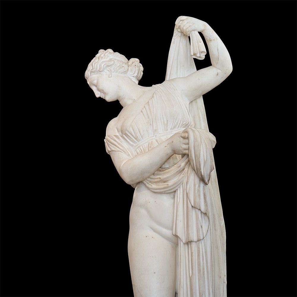 Sculpture représentant « Vénus au bain »-photo-3