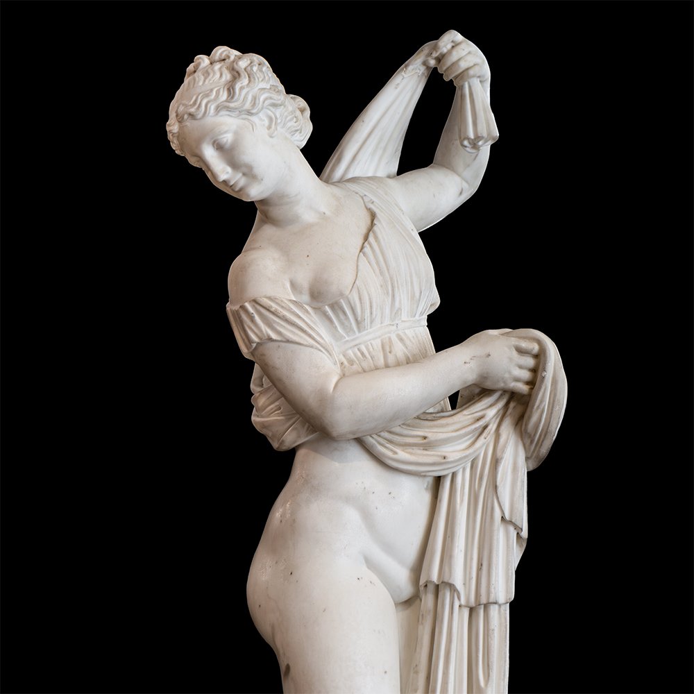 Sculpture représentant « Vénus au bain »-photo-4