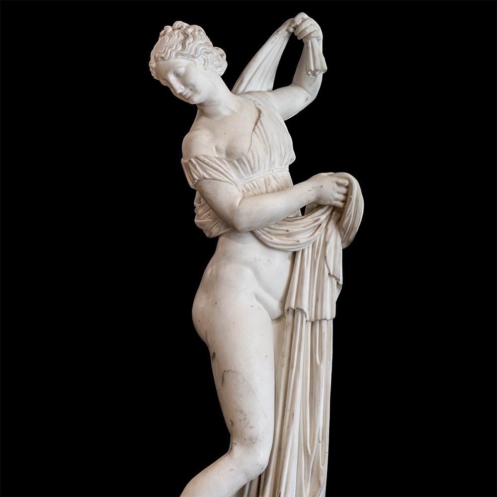 Sculpture représentant « Vénus au bain »-photo-5