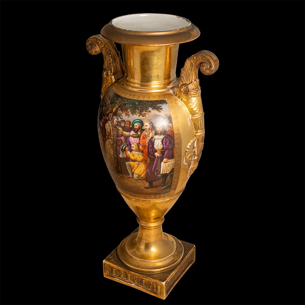 Paire de vases en porcelaine peinte et dorée-photo-1