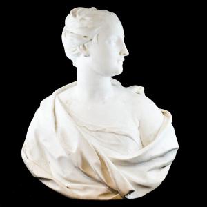 Sculpture Depicting A Half-length Portrait Of A Noblewoman