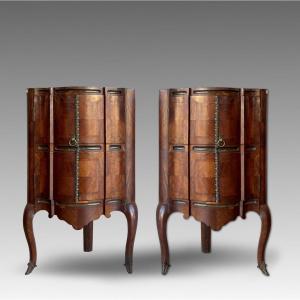 Paire de cabinets d'angle napolitains Louis XV
