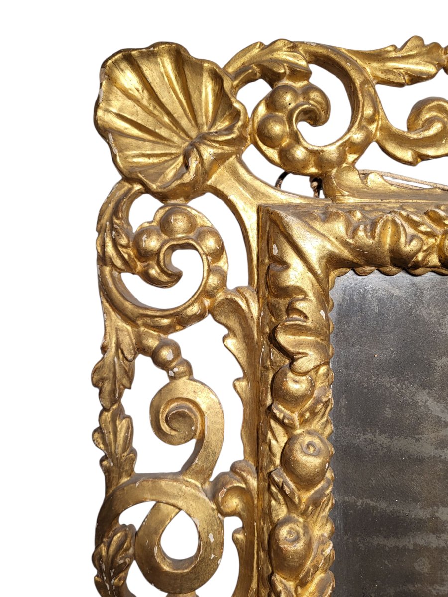 Miroir en bois sculpté et doré, début du XVIIIe siècle-photo-3