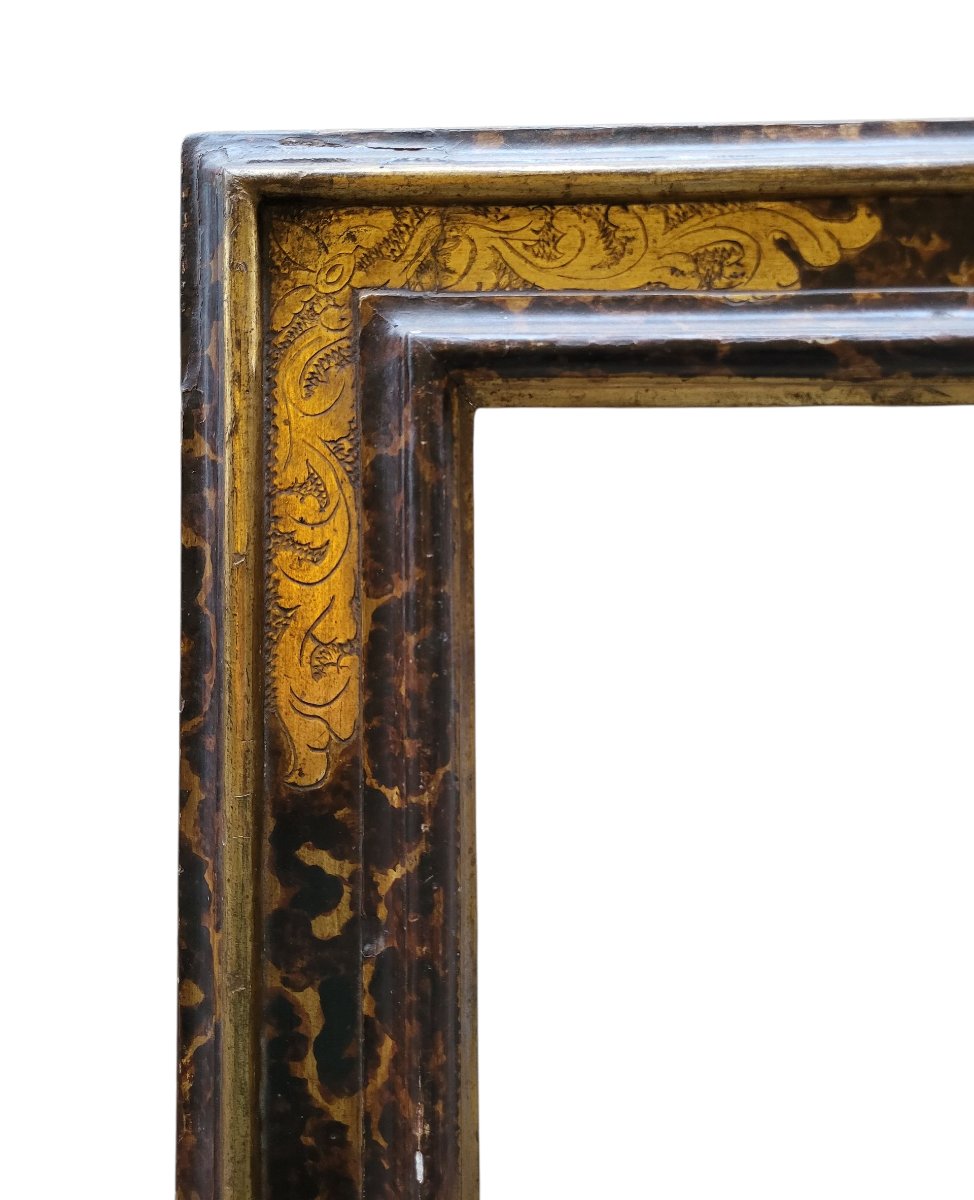 Frame With Box Shape-photo-3