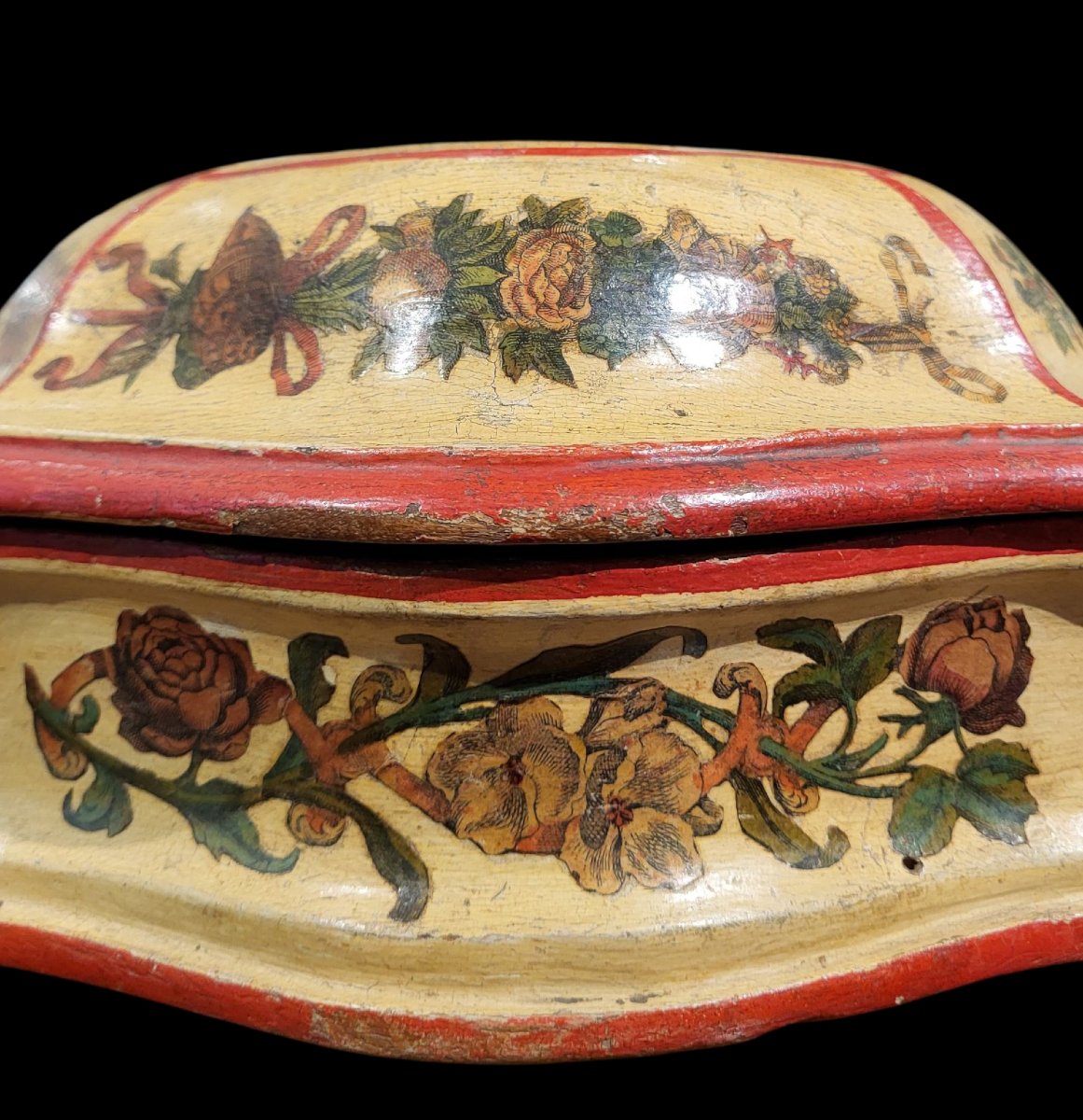 Antique Shaped And Lacquered Chest, Piedmont, Mid-18th Century-photo-1