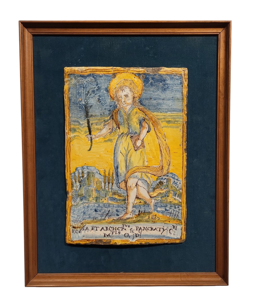 Plaque en majolique polychrome, fabrication toscane, seconde moitié du XVIIe siècle. 