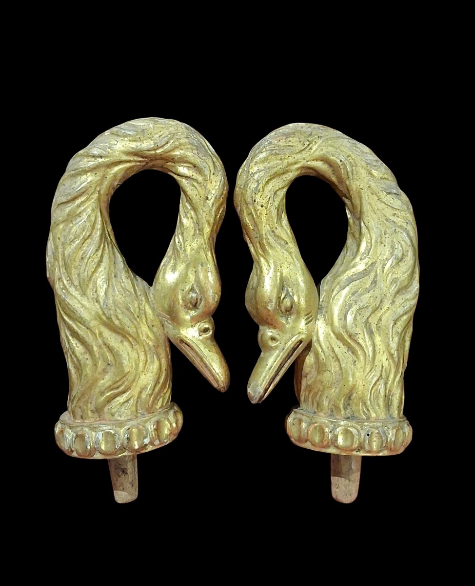 Pair Of Swan-shaped Finials, Tuscany, 18th Century.