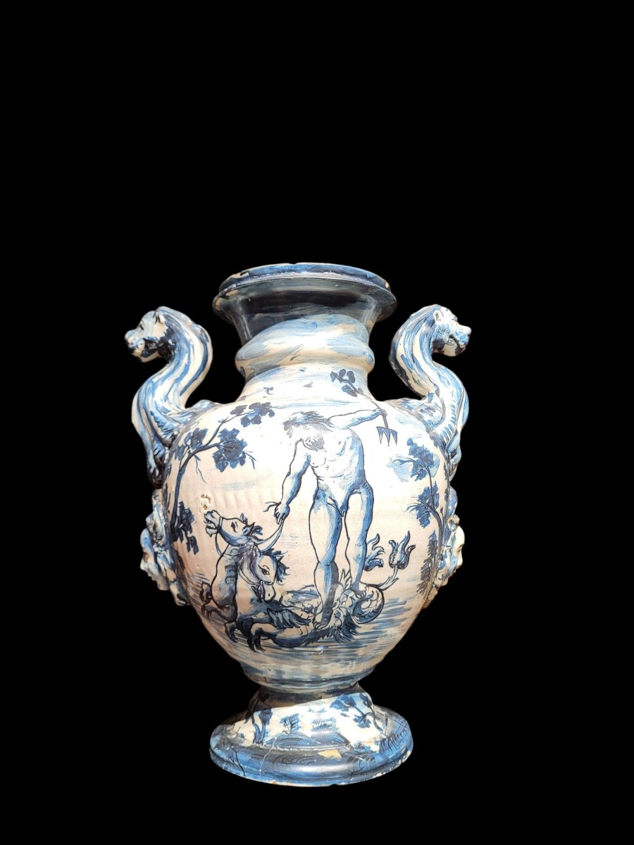 Savona Majolica Vase, Mid-17th Century.-photo-2