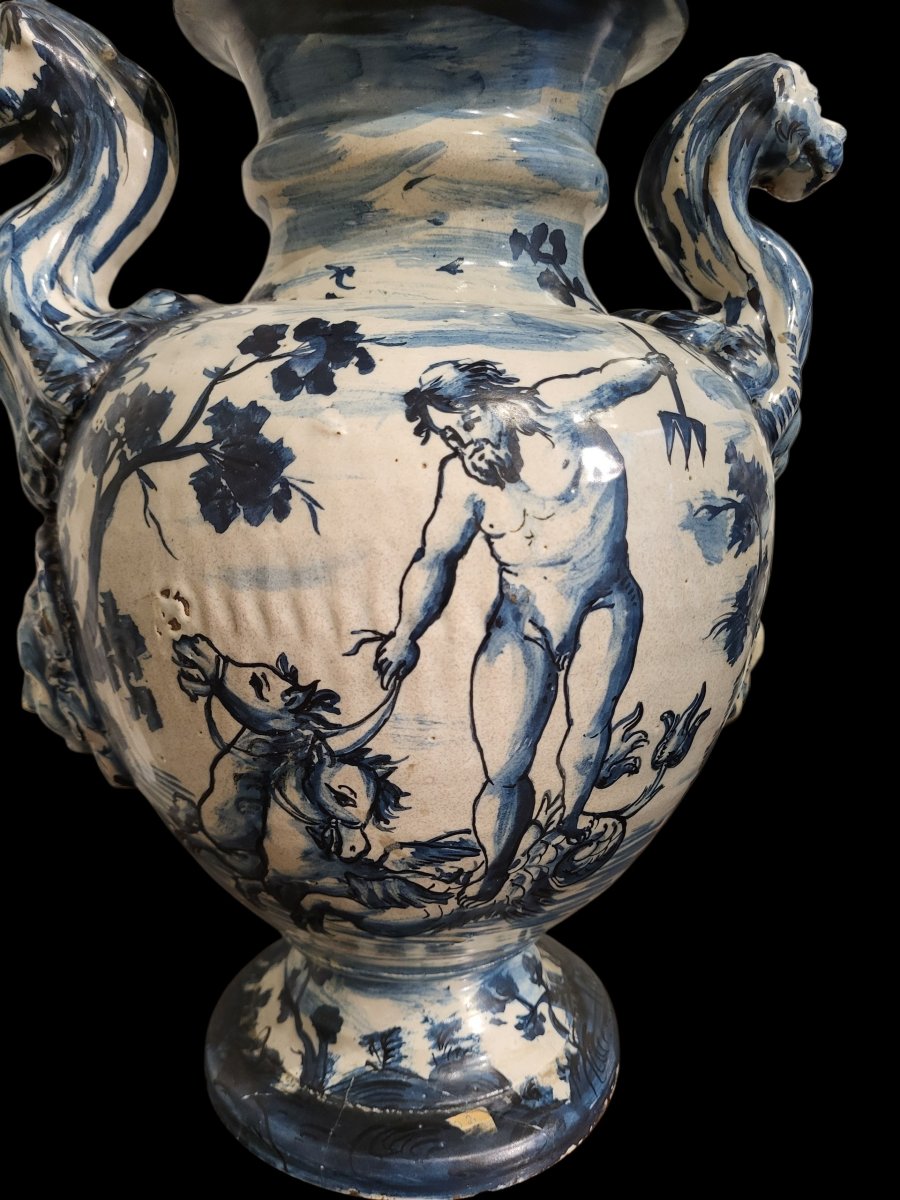 Savona Majolica Vase, Mid-17th Century.-photo-1