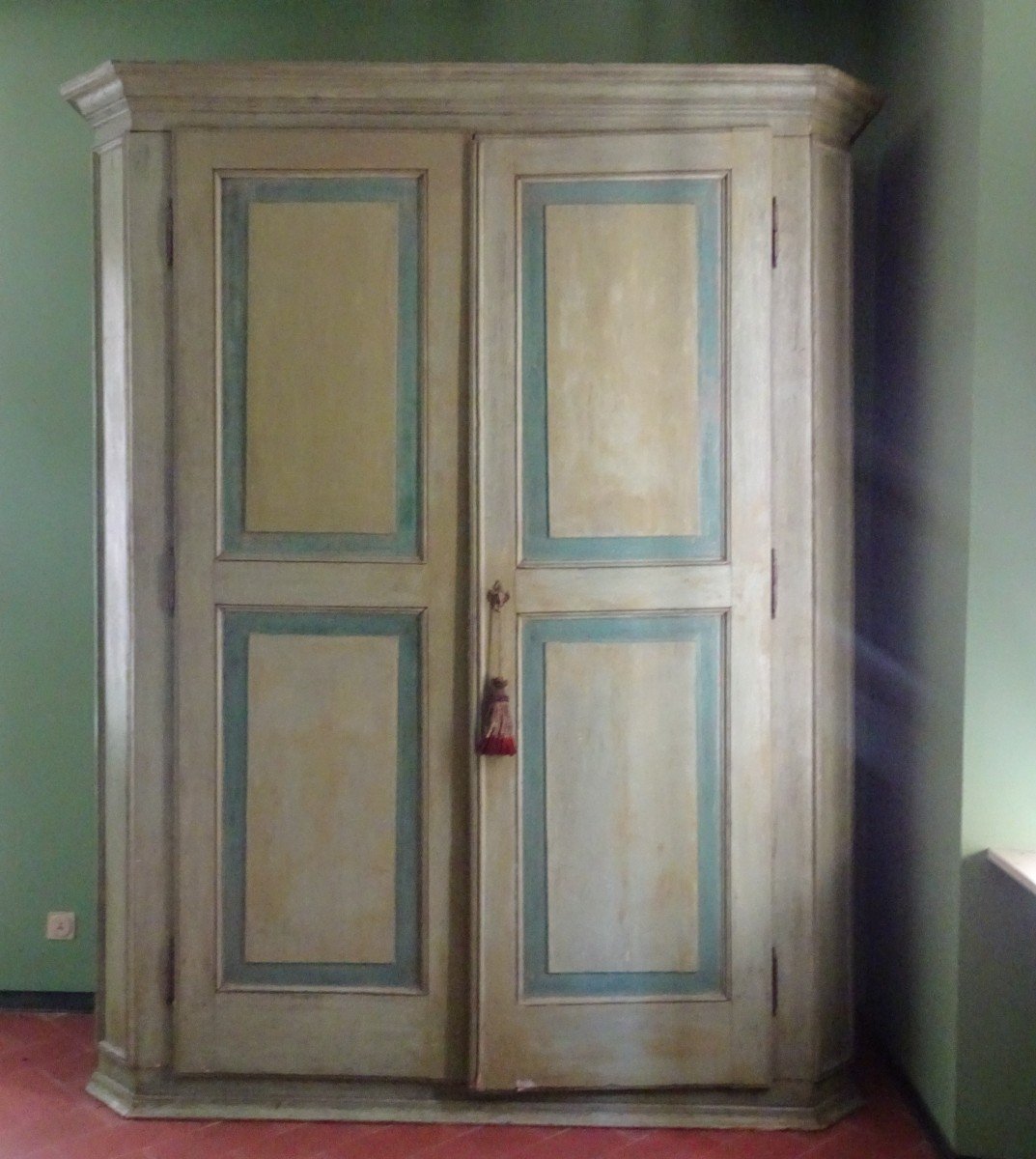 Tuscan Wardrobe In Lacquered Wood Late 17th Century