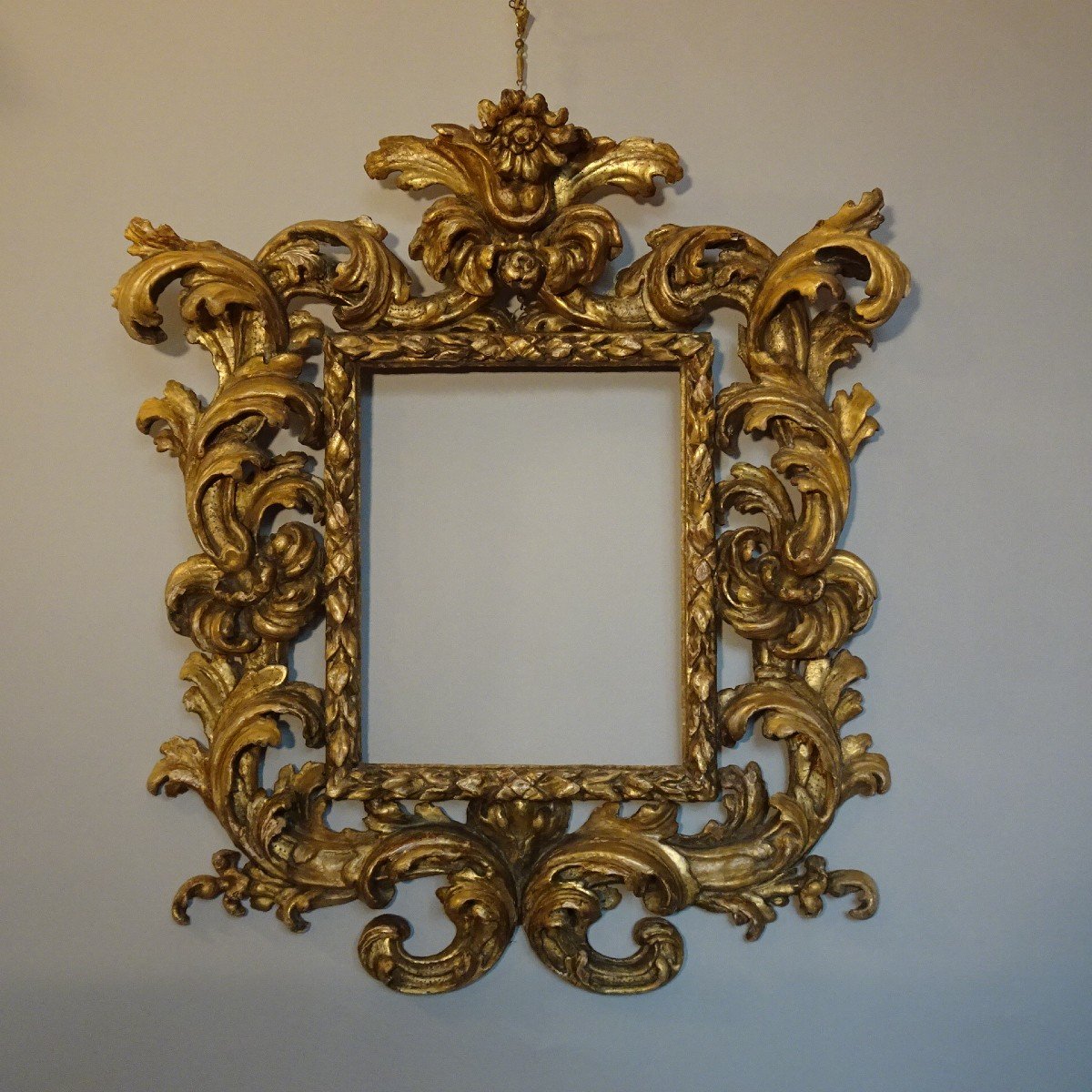 Cadre Émilien En Bois Sculpté Et Doré XVIIe Siècle