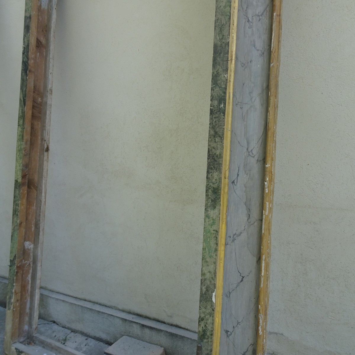 Pair of large lacquered wall frames for 18th century niches-photo-3