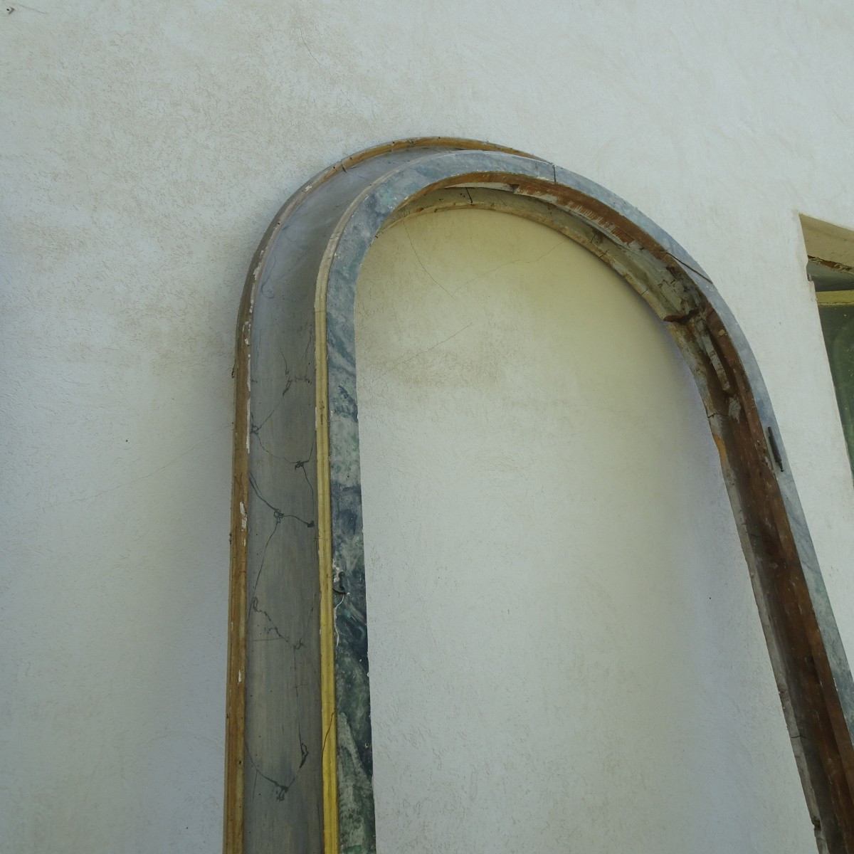 Pair of large lacquered wall frames for 18th century niches-photo-2