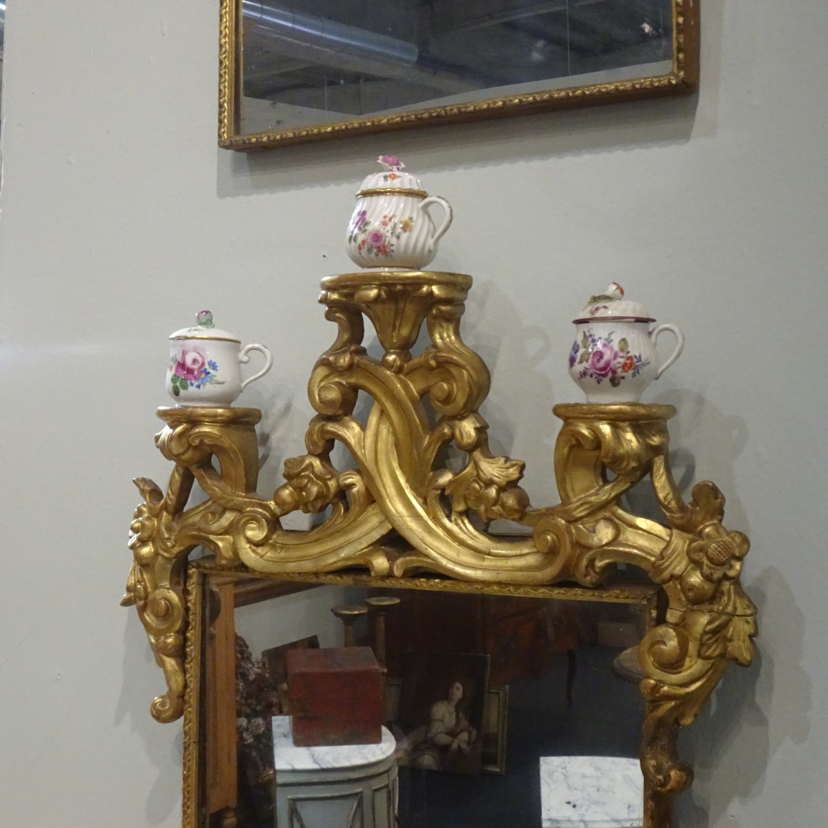 18th-century Gilded Wooden Mirrors With Shelves For Porcelain-photo-3