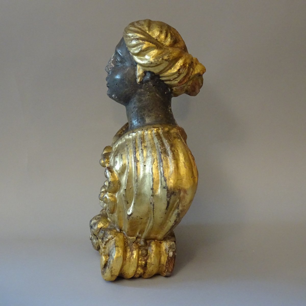 Buste-reliquaire en bois doré, XVIIIe siècle-photo-1
