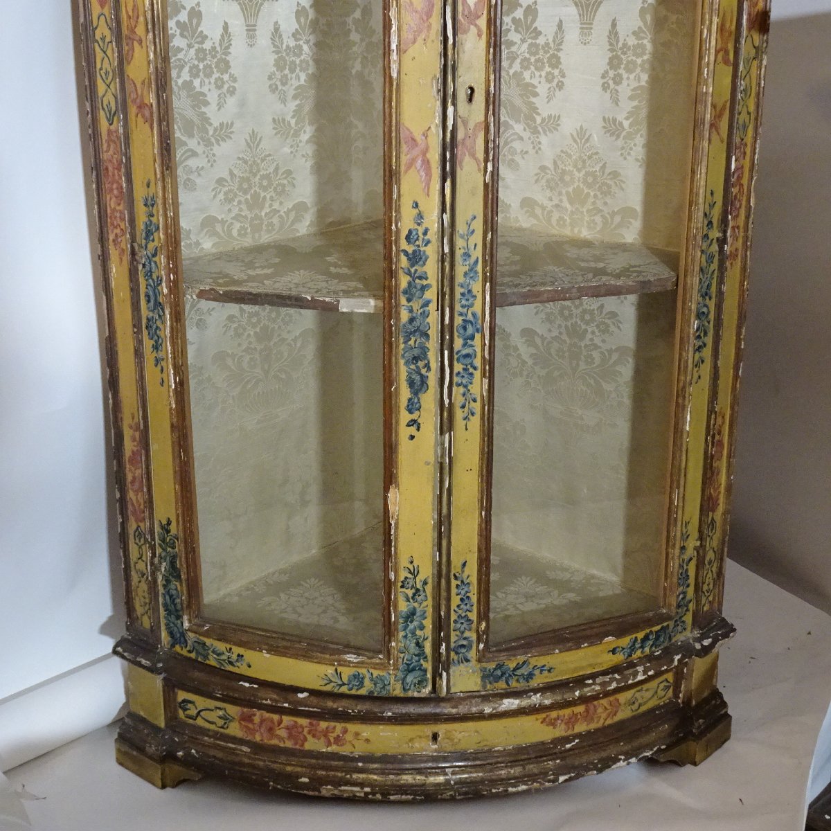 Armoire d'angle laquée et décorée de Gênes, XVIIIe siècle-photo-4